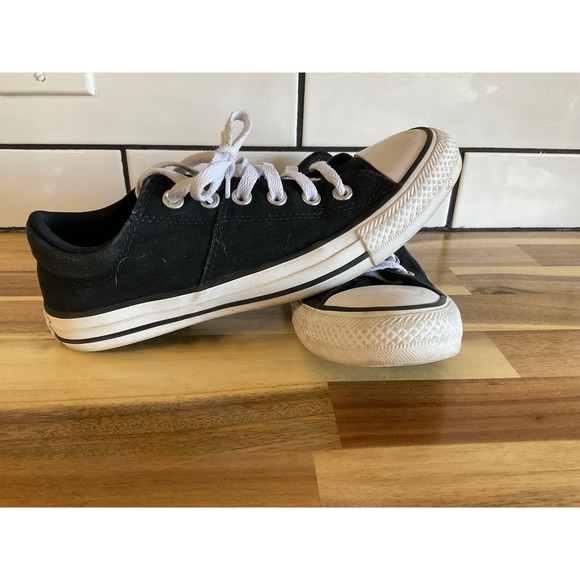 Converse - Picture 2 of 4